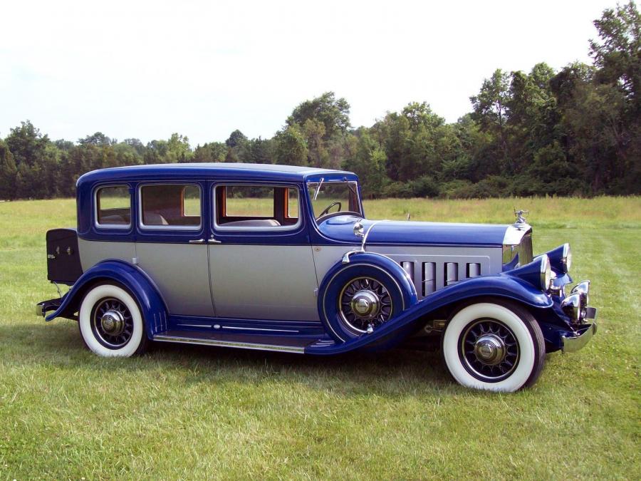  Pierce-Arrow Twelve Model 53 Touring Sedan 1932 года  (фото 5 из 6)